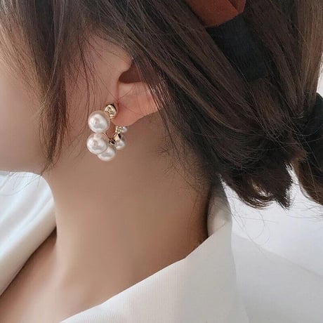 pearl hoop pierce