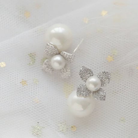 flower × pearl pierce
