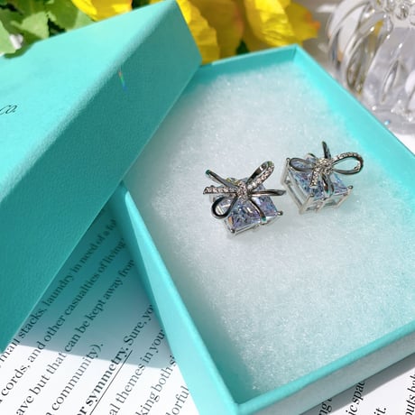 present ribbon pierce