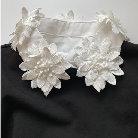 flower volume attached collar