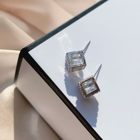 stone cube pierce