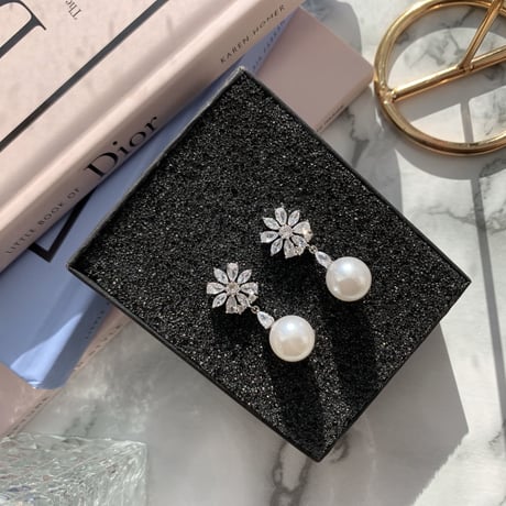 zirconia flower × pearl pierce