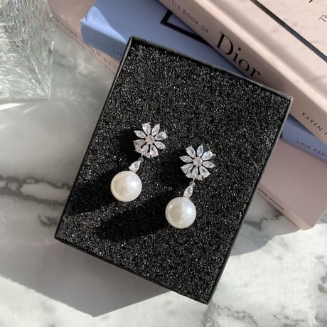 zirconia flower × pearl pierce