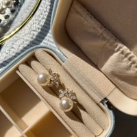 stone × pearl  pierce