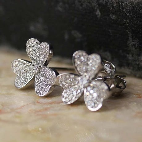 clover one point pierce