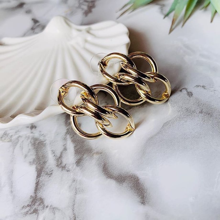 5cf65c24a894524a2f83b136