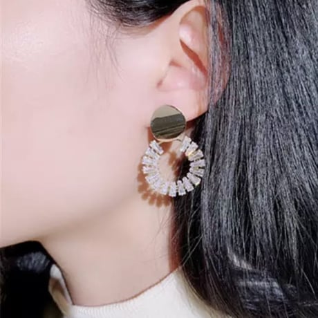 metal gold hoop pierce