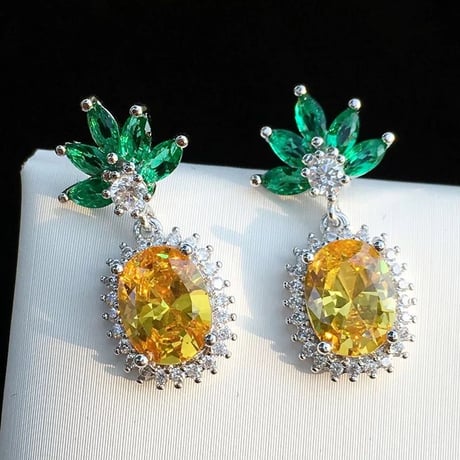 stone pineapple small pierce
