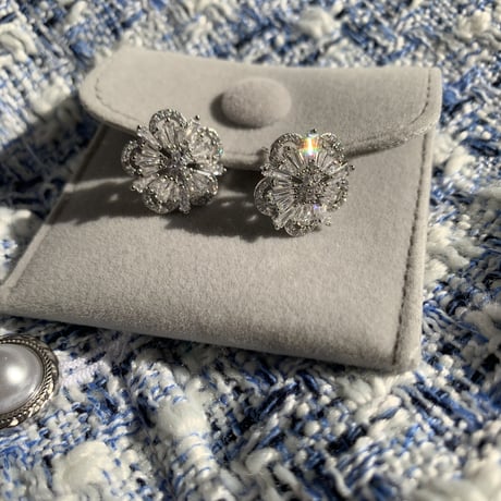 flower stone pierce