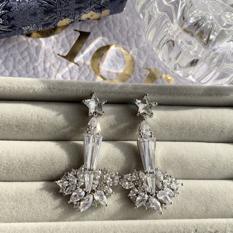 star chandelier pierce