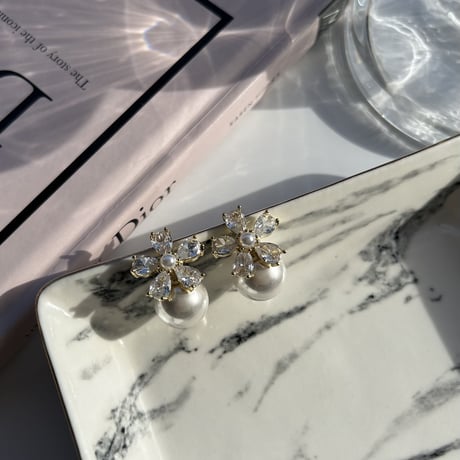 flower stone × pearl pierce