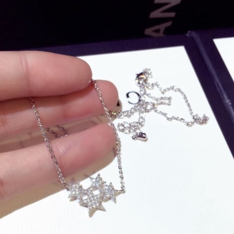 star necklace