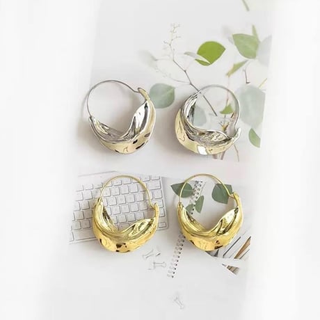 metal twist hoop pierce