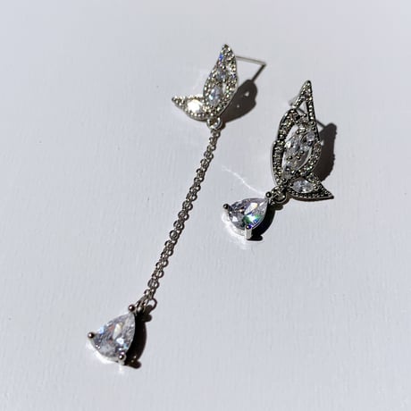 butterfly stone asymmetry  pierce