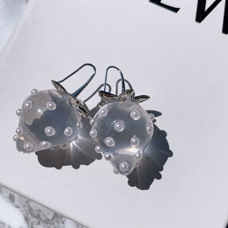 clear × pearl strawberry hook pierce