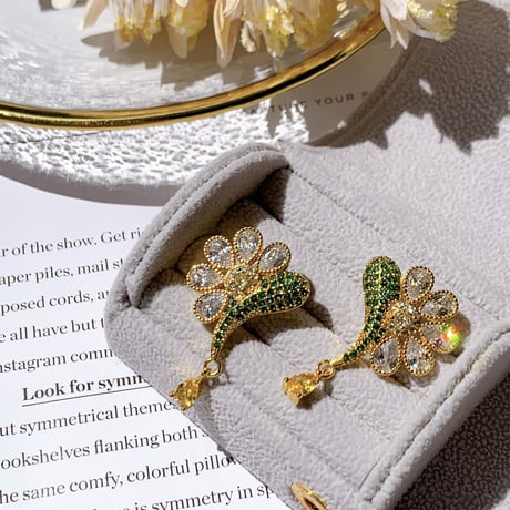 flower stone yellow gold pierce