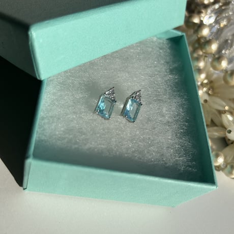 square blue stone pierce