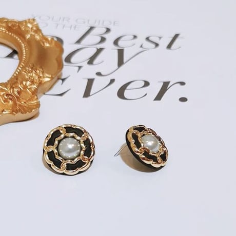 loop chain black one point pierce