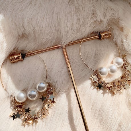 pearl × star hoop pierce