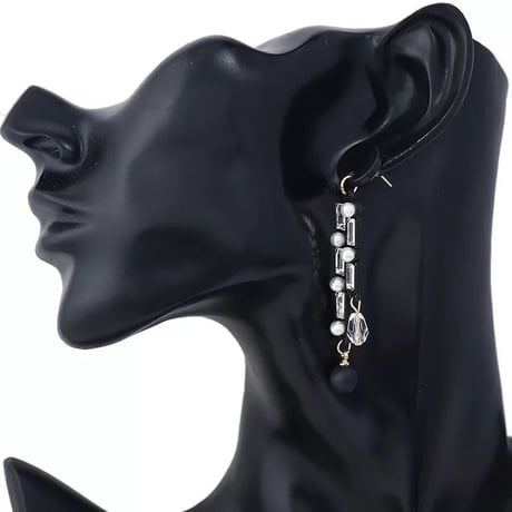black bijou pierce