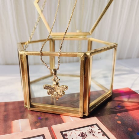 bee gold necklace