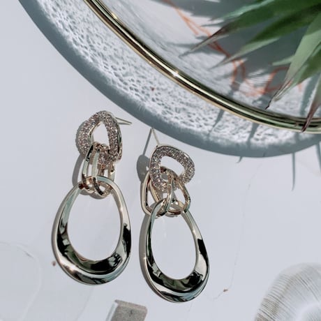 gold × stone loop  pierce