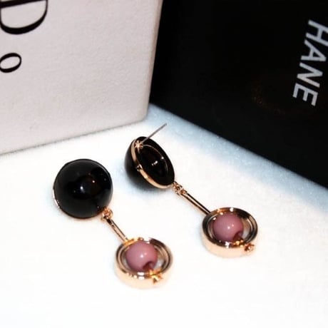 black × pink circl pierce