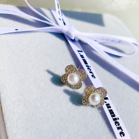 flower stone × pearl pierce
