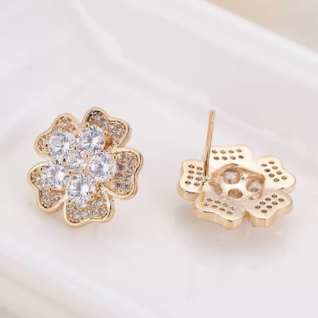 happy clover zirconia pierce