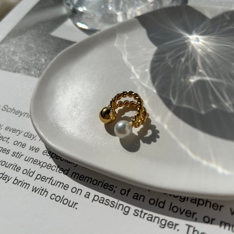 gold × pearl ear cuffs