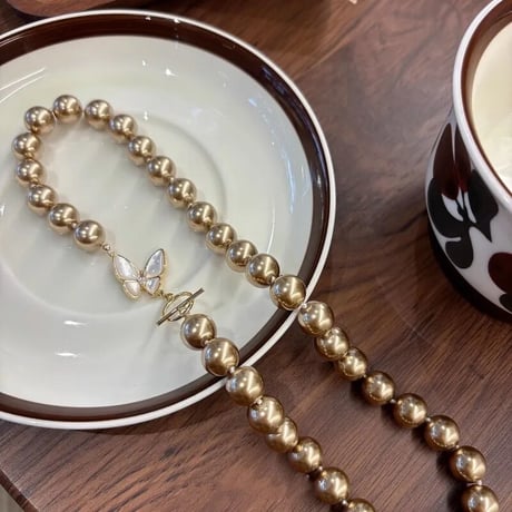 color pearl × butterfly necklace