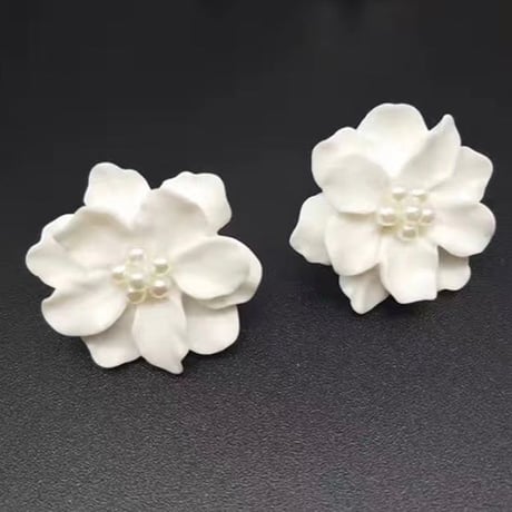 pearl white flower  pierce