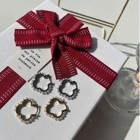 flower × pearl hoop pierce