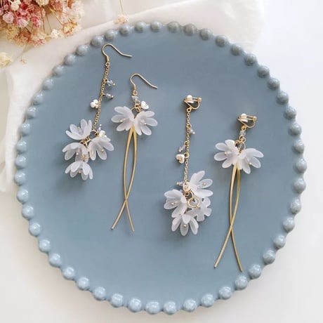 flower  asymmetry hook pierce/earring