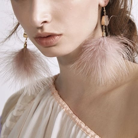 feather hook pierce