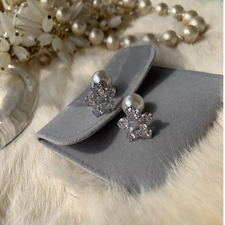 flower stone pearl catch pierce