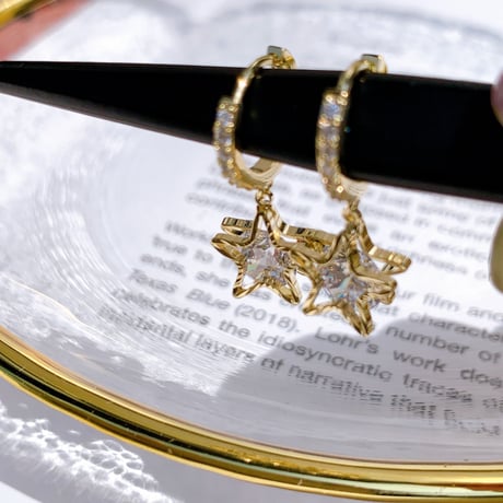 stone in star loop pierce