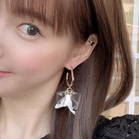 clear × white  petal  pierce