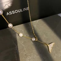tail × pearl necklace