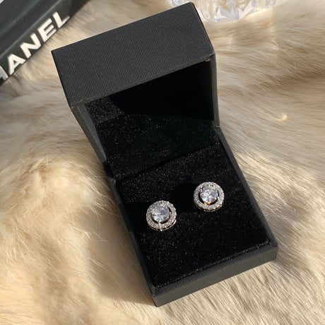 one point stone pierce