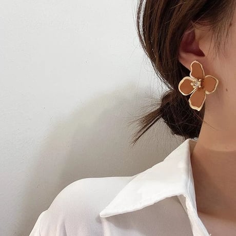 leather flower metal pierce