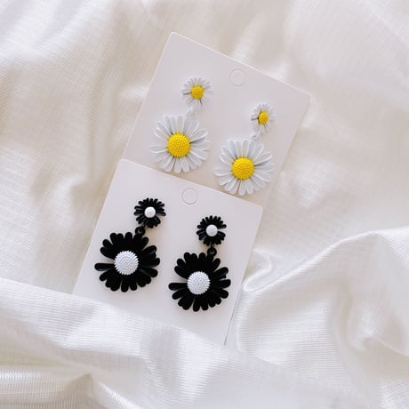 double marguerite pierce/earring