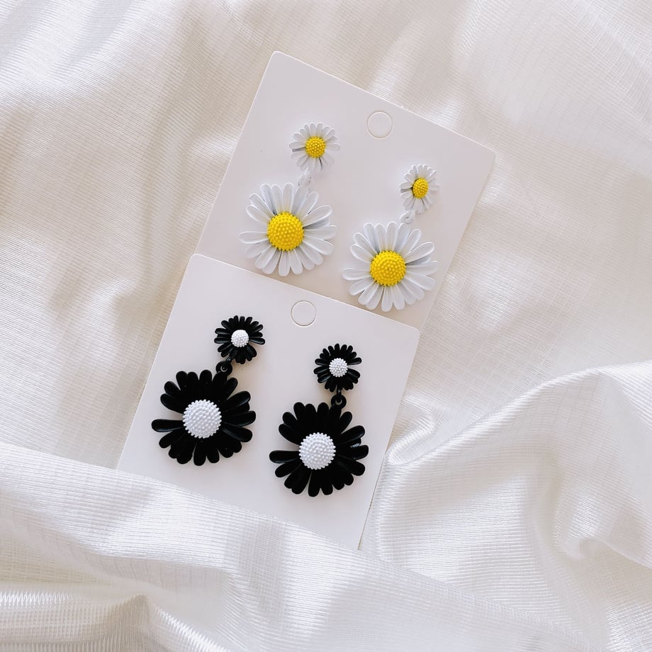 5f28b4e6d3f1677e56e3141f