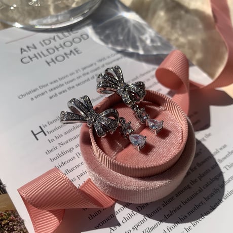 ribbon stone drop pierce