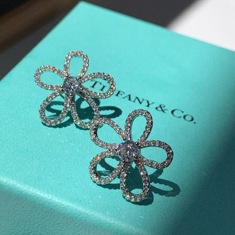 flower stone pierce