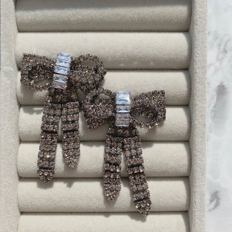 black stone  ribbon pierce/earring