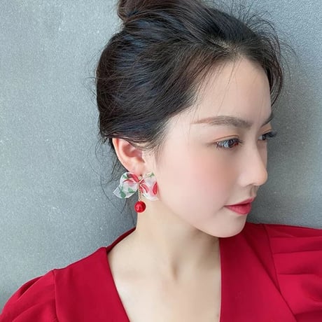 ribbon × red bowl pierce