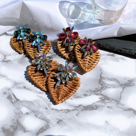 heart bijou lantern pierce
