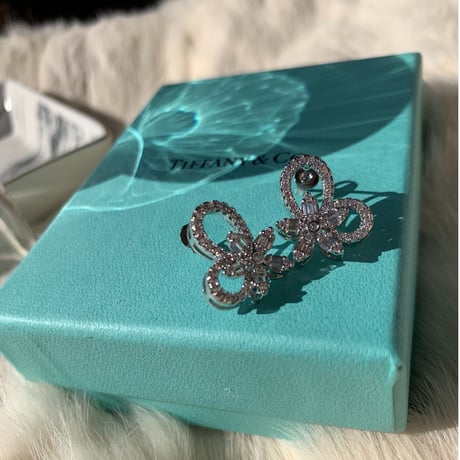 flower stone pierce