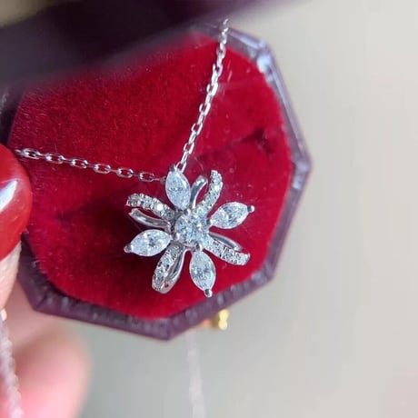 flower zirconia necklace